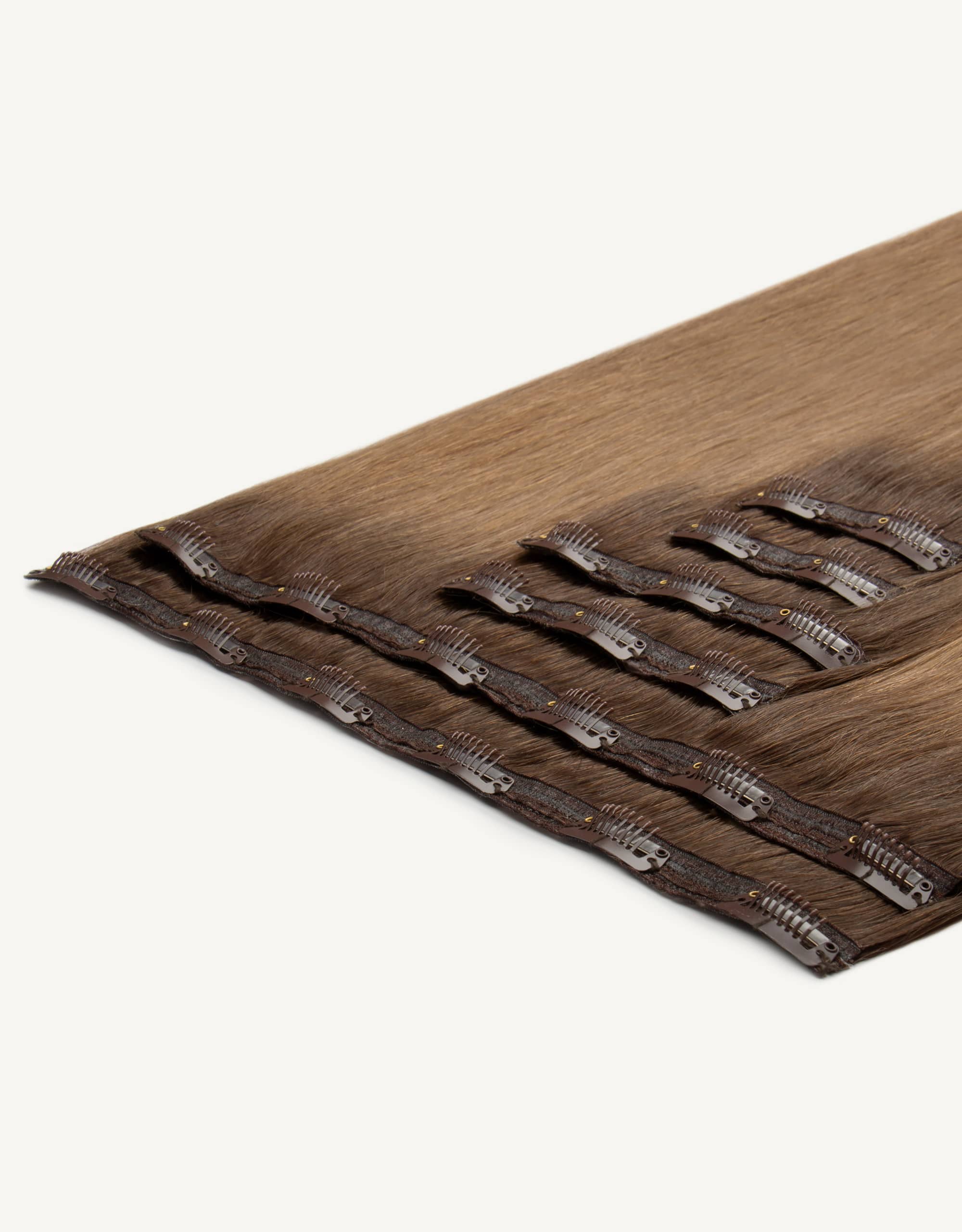Clip In Deluxe Plus - Colour T2/8 Length 24"