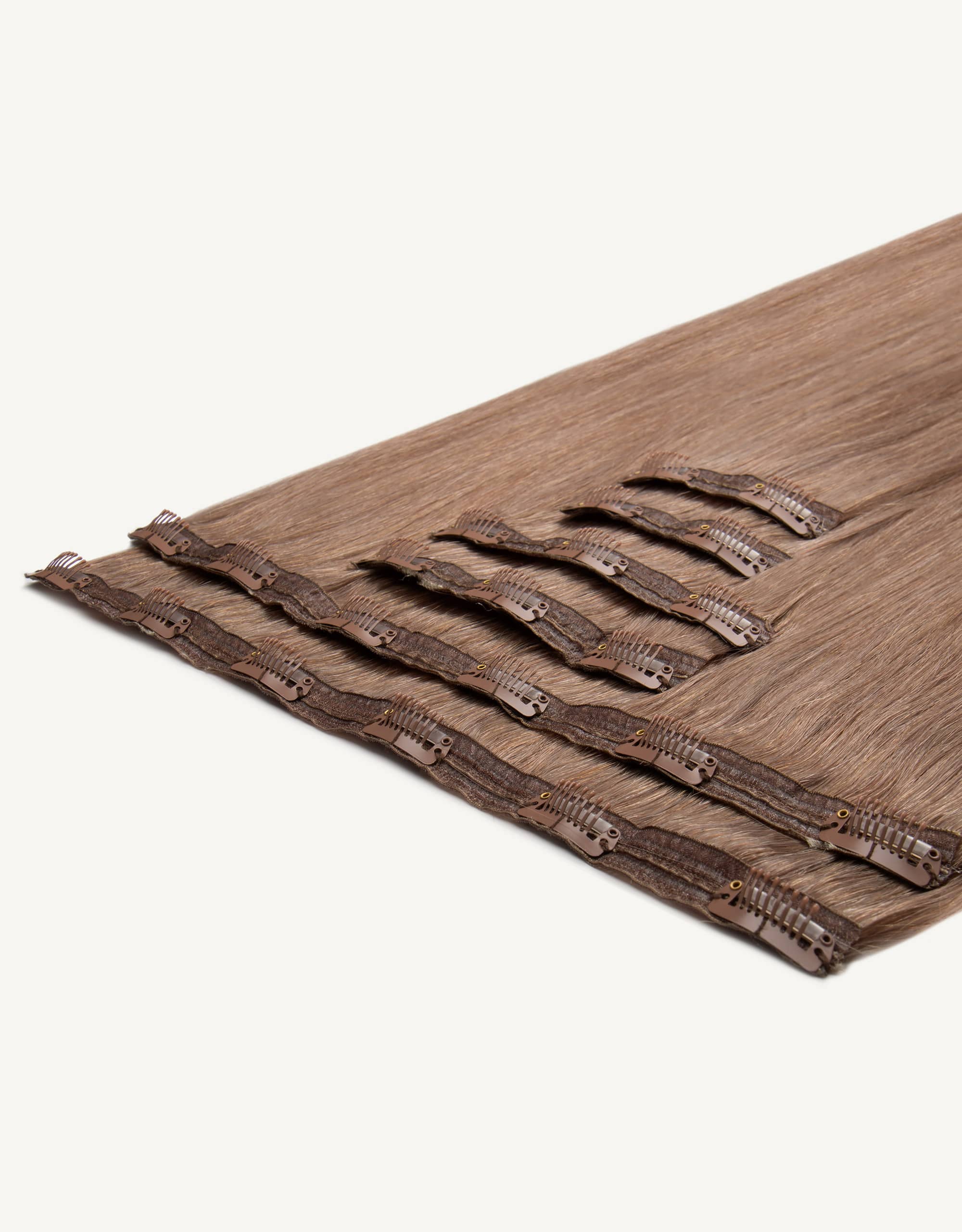 Clip In Deluxe Plus - Colour 7 Length 24"